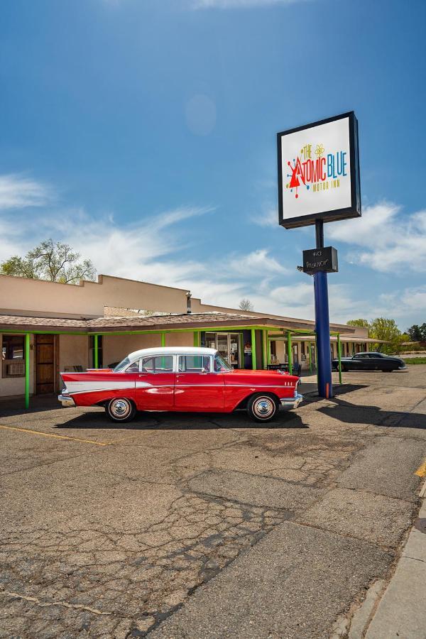 The Atomic Blue Motor-Inn مونتيسلو المظهر الخارجي الصورة